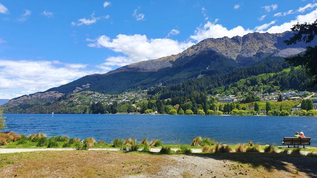 Lake Wakatipu and Queenstown township in summer, viewed from the lakefront
